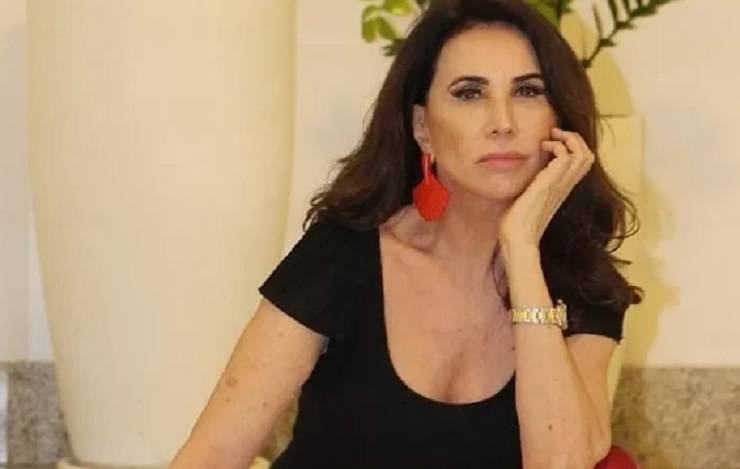 Situação de Claudia Alencar é grave, mas apresenta "significativa melhora", dizem médicos