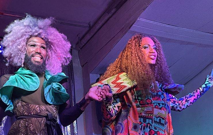 Cortejo de drag queens ocupa Largo Dois de Julho e Avenida Carlos Gomes neste domingo (17)