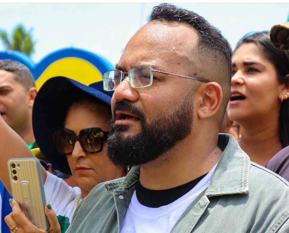 'Dino, Não': Leandro de Jesus convoca conservadores baianos para manifestação contra indicação de Lula para o STF