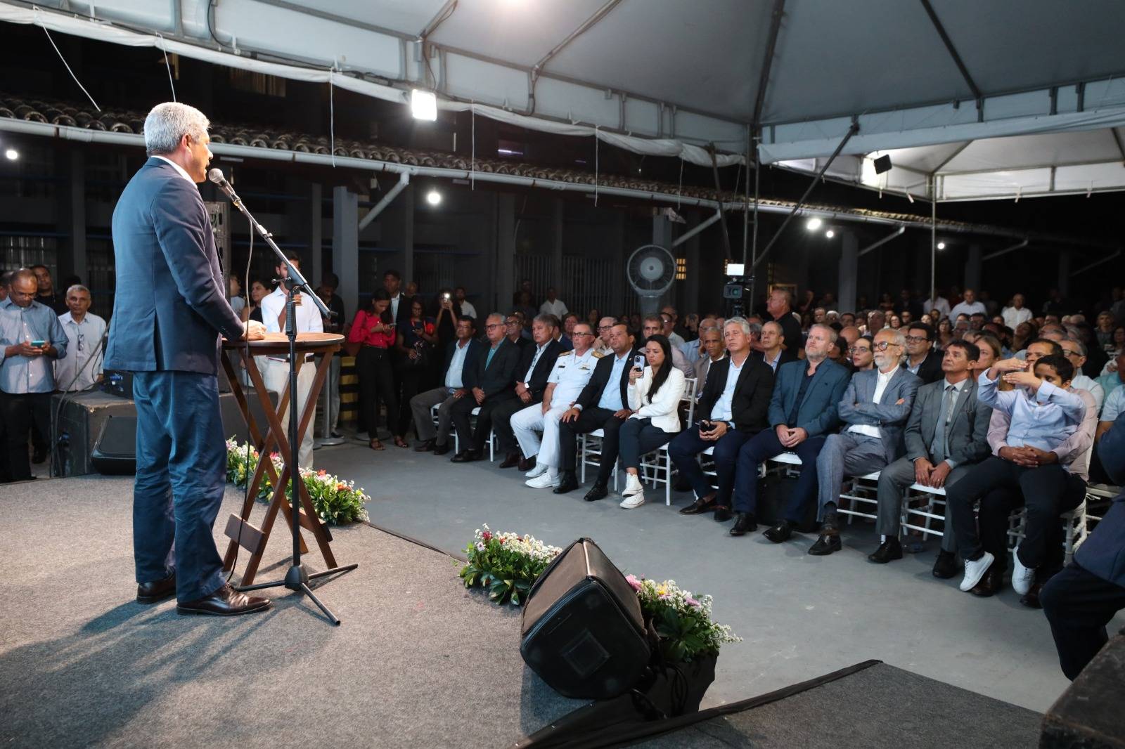 Estado assina contrato com empresa canadense para dobrar produção de energia solar na Bahia