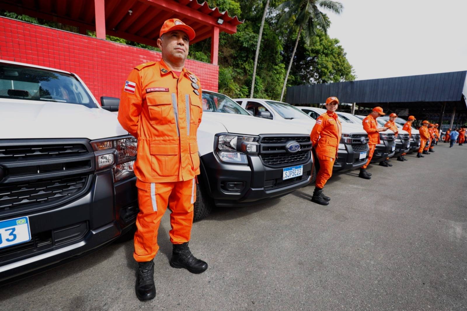 Corpo de Bombeiros da Bahia recebe 25 novas viaturas