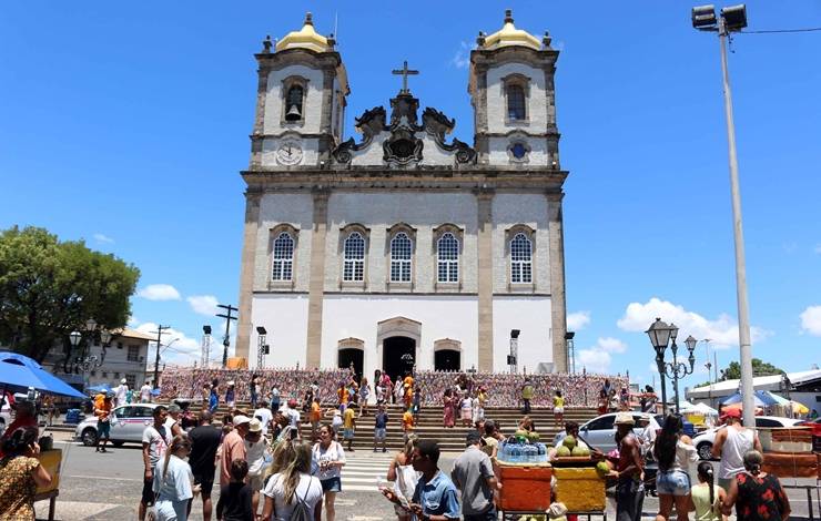 Transalvador realiza operação especial para a última sexta-feira do ano no Bonfim e a primeira de 2024