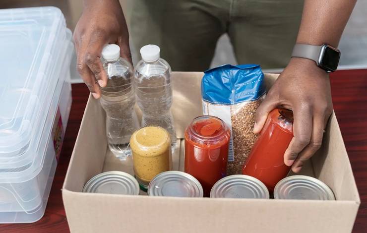 Campanha de doação de alimentos no metrô segue até esta sexta (15)