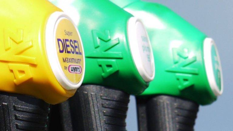 Governo retoma cobrança do PIS/Cofins sobre o diesel; Medida não deve encarecer produto