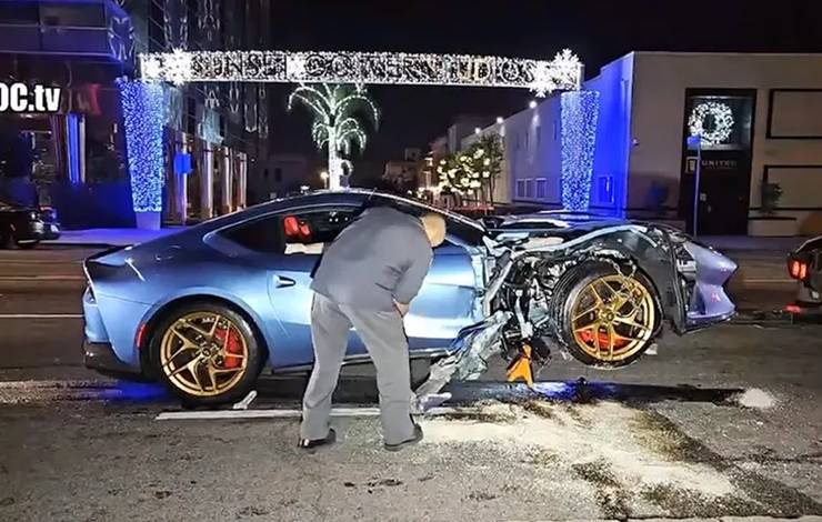 Ator Michael B. Jordan tem Ferrari destruída em acidente; carro bateu em veículo estacionado