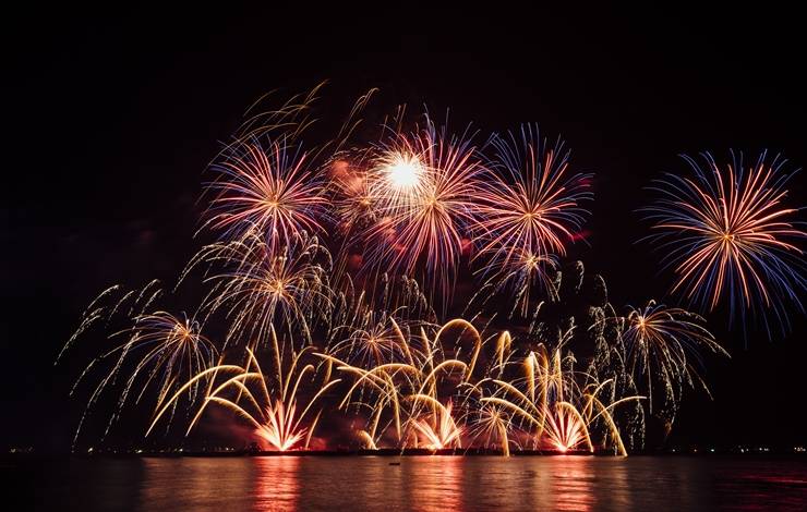 Uma pessoa é ferida por dia por fogos de artifício no Brasil; veja cuidados