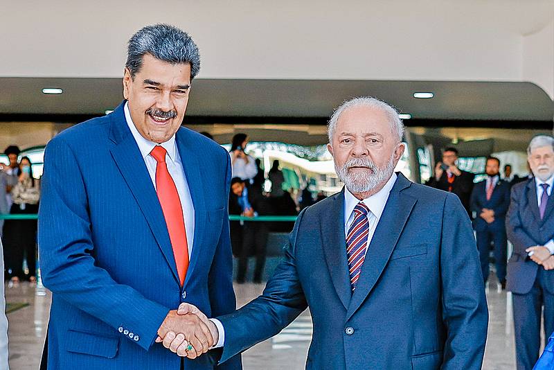 Em conversa por telefone com Maduro, Lula afirma que América Latina é ‘região de paz’