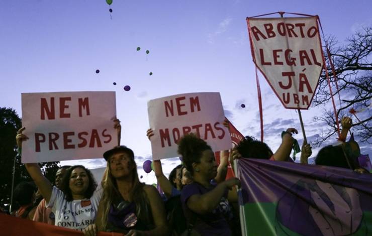 Lei que obriga mulher a ver imagem de feto antes de aborto legal é promulgada em Maceió