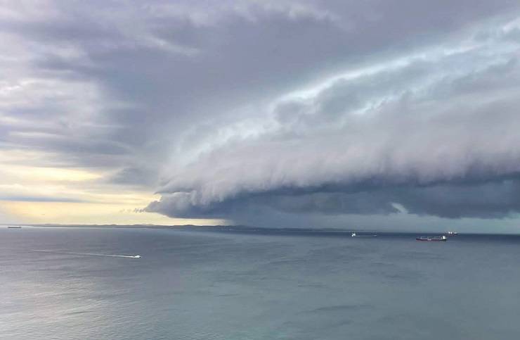 Vídeo mostra tensão e medo de passageiros durante temporal na travessia Salvador-Mar Grande