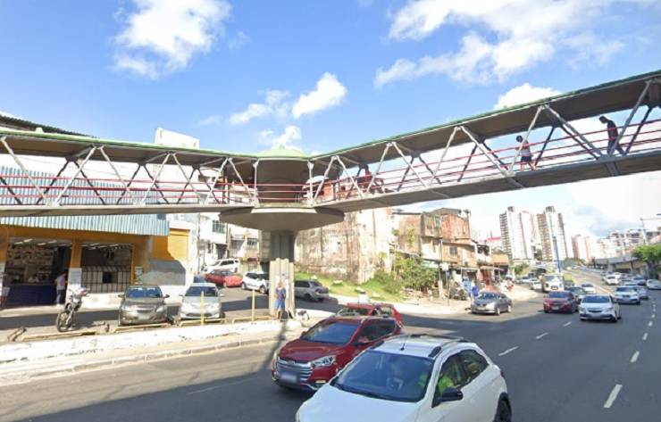 Homem é morto a tiros em passarela da Avenida Bonocô, em Salvador