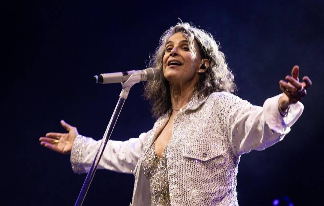 Natal Salvador: Simone celebra cinco décadas de carreira e emociona público em show na Praça Municipal