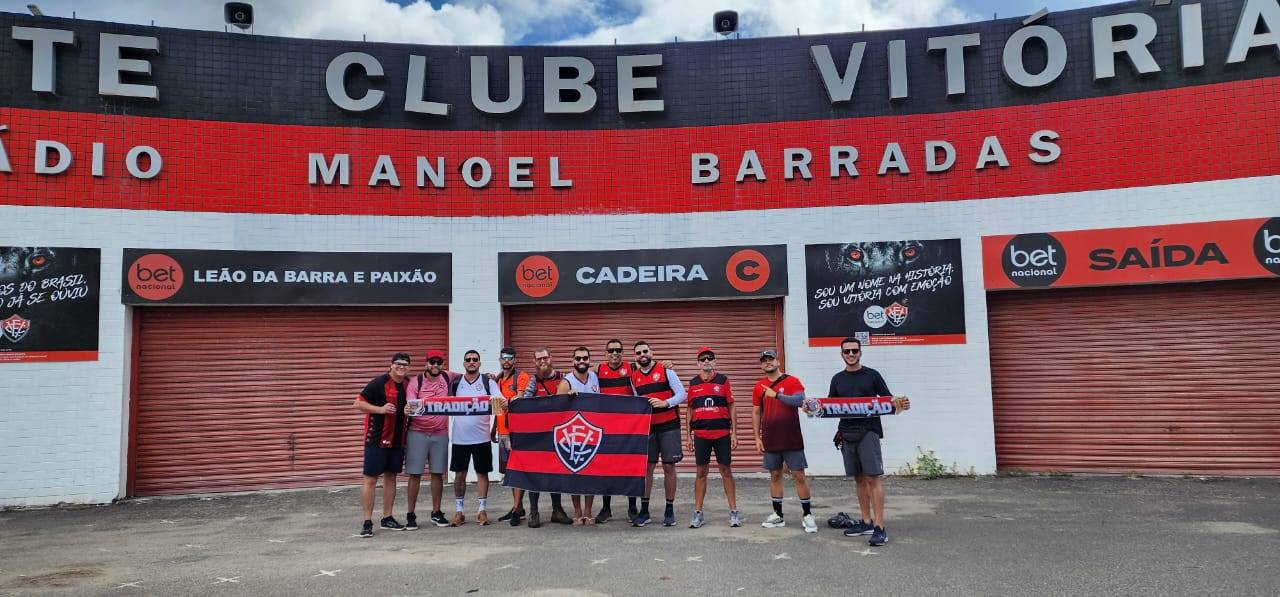 Torcedores do Vitória vão do Barradão ao Bonfim cumprir promessa pelo acesso à Série A