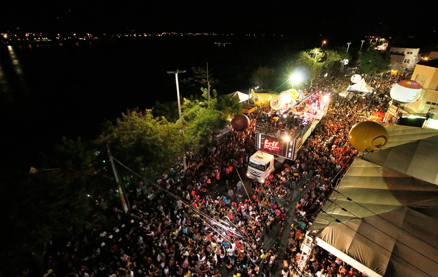 Vídeo de bebê na pipoca de Kannário no Carnaval de Juazeiro circula nas redes sociais; veja