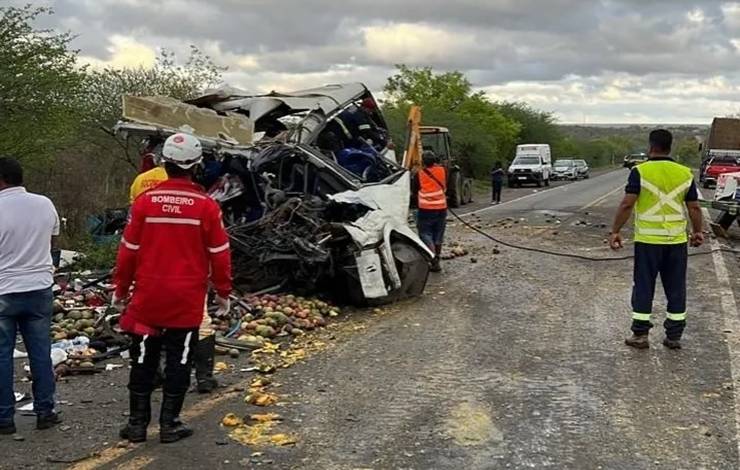 Prefeitura de Jacobina organiza velório coletivo para vítimas de acidente na BR-324