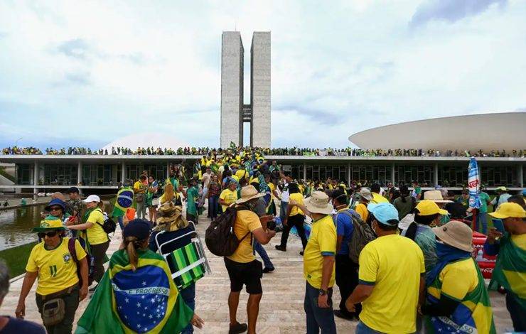 Câmara inaugura exposição para marcar um ano dos ataques de 8 de janeiro