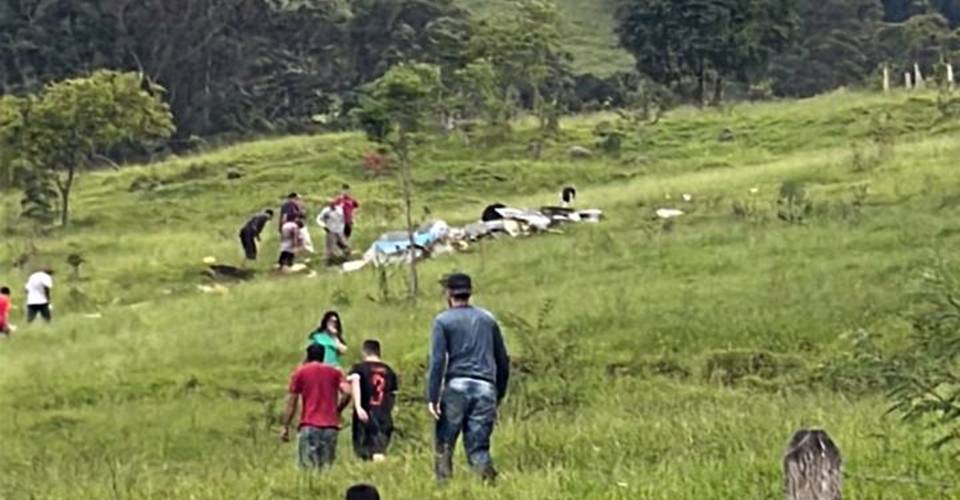 Queda de avião deixa 7 mortos em Minas Gerais