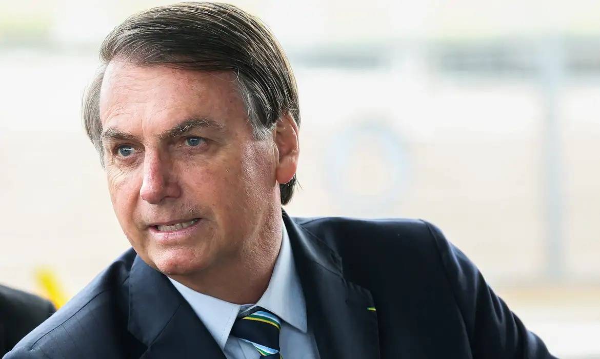 Bolsonaro transferiu R$ 800 mil para conta nos EUA, onde aguardaria por tentativa de golpe, diz PF