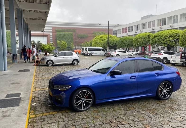 Intoxicação por monóxido de carbono causou morte de jovens dentro de carro em SC