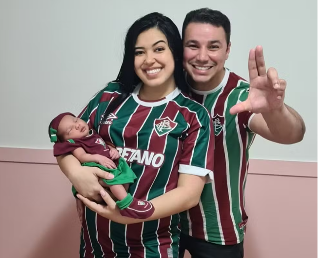 Por amor ao Fluminense, pai registra a filha com o nome de Laura Nense