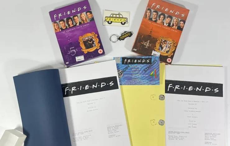 Roteiro de 'Friends' encontrado em lixo é leiloado por R$ 136 mil