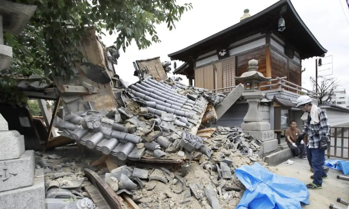 Sobe para 48 o número de mortos no terremoto do Japão