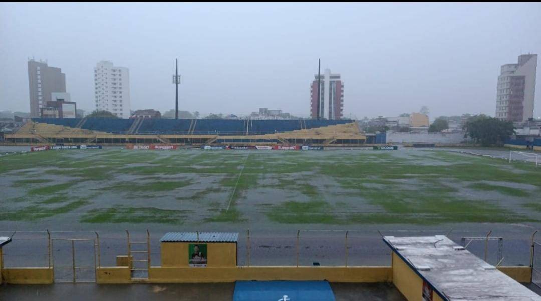 Mesmo com chuva intensa, FBF mantém Barcelona x Vitória em Ilhéus