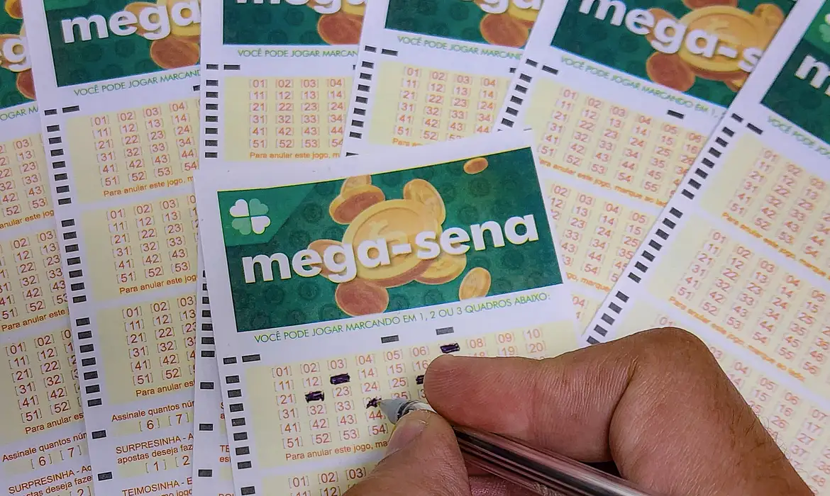 Mega-Sena acumula e prêmio vai a R$ 110 milhões no próximo sábado (24)