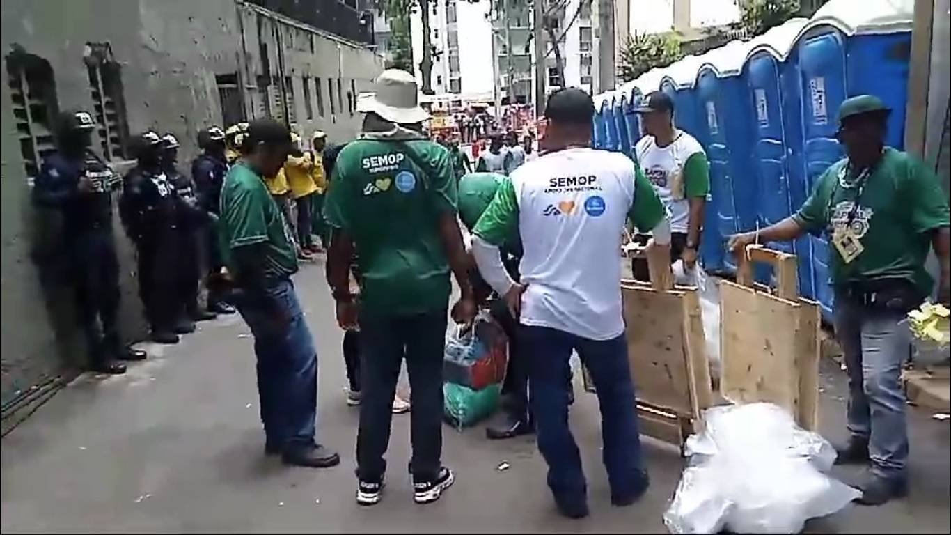 Semop apreende 10kg de carne atrás de sanitários químicos no Circuito da Barra/Ondina