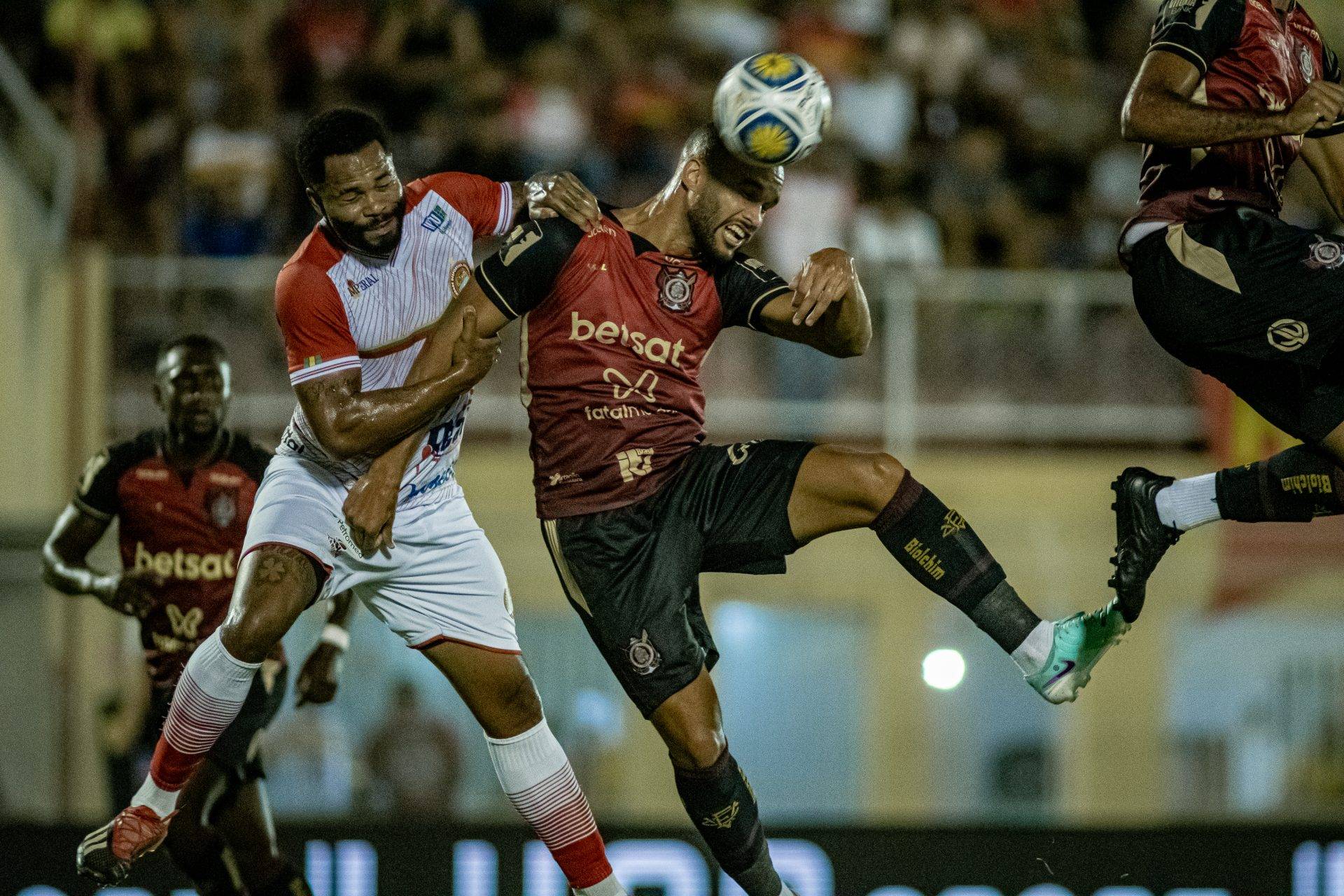 Com time alternativo, Vitória perde para a Juazeirense no Adautão