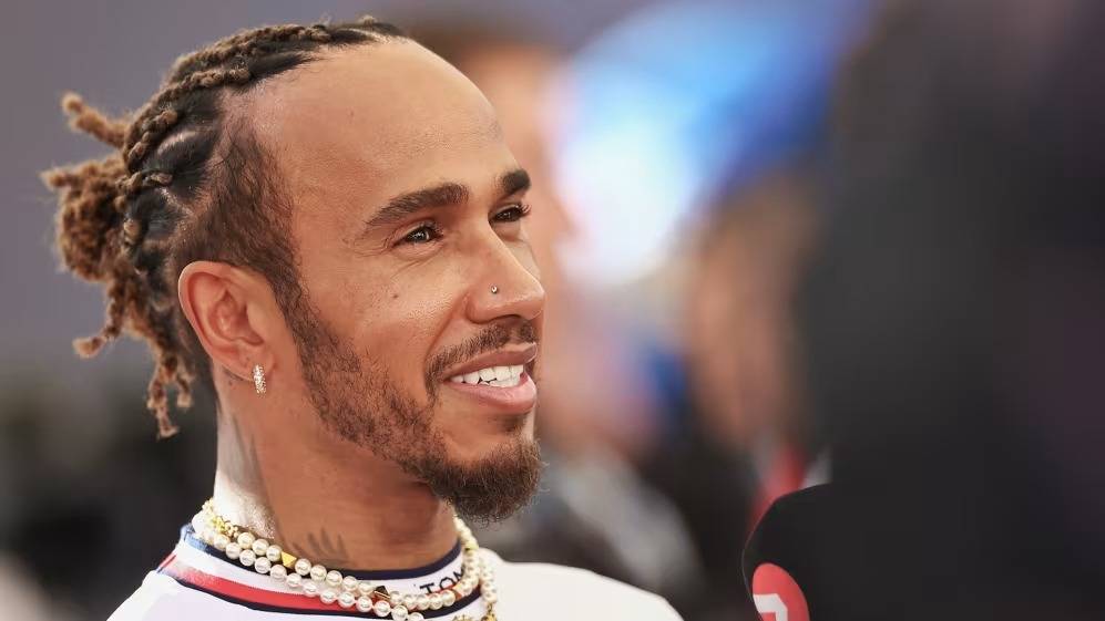 Imprensa especializada dá como certa a transferência de Lewis Hamilton para a Ferrari