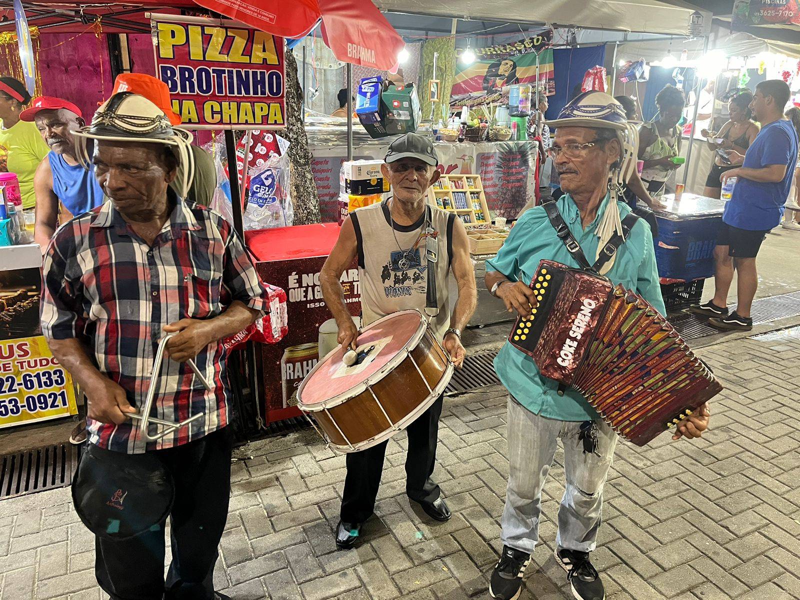 Não é só axé: forrozeiros animam foliões que curtem Carnaval nas ruas da Barra