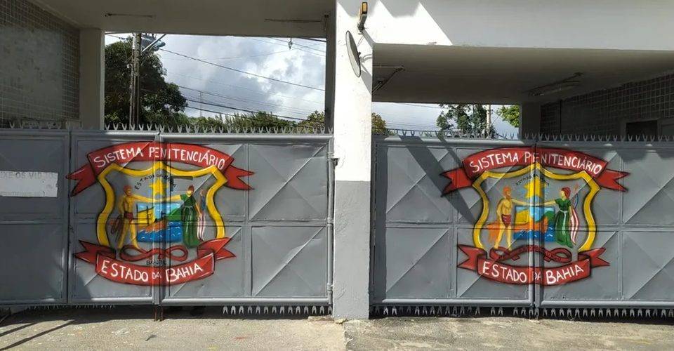 Após motim, 11 detentos são transferidos para presídio de segurança máxima em Serrinha