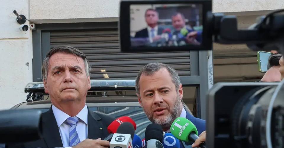 Defesa de Bolsonaro pede ao Supremo que passaporte seja devolvido