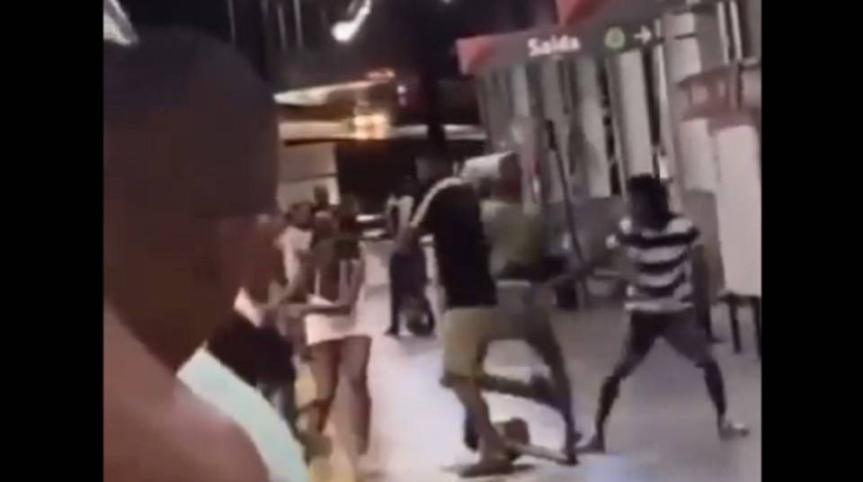 Confusão em estação de metrô assusta foliões do Carnaval, em Salvador; veja vídeo