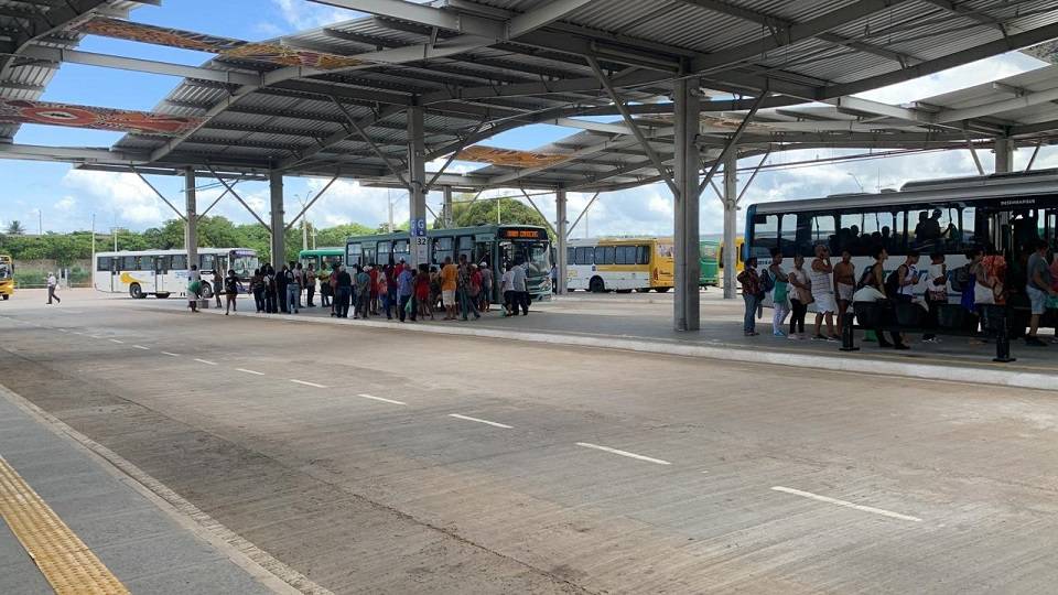 Rodoviários realizam protesto por melhores condições de trabalho na Estação de Águas Claras