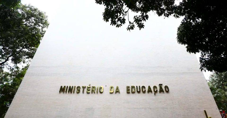 Governo deve repassar 37,2 milhões do salário-educação para unidades federativas em 2024