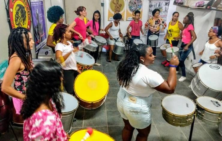 Instituto A Mulherada lança oficinas de percussão gratuitas no Centro Histórico