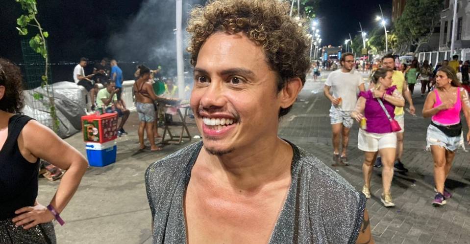 Estreando no Carnaval de Salvador e na pipoca, ator Silvero Pereira afirma: 'Me emocionei bastante'