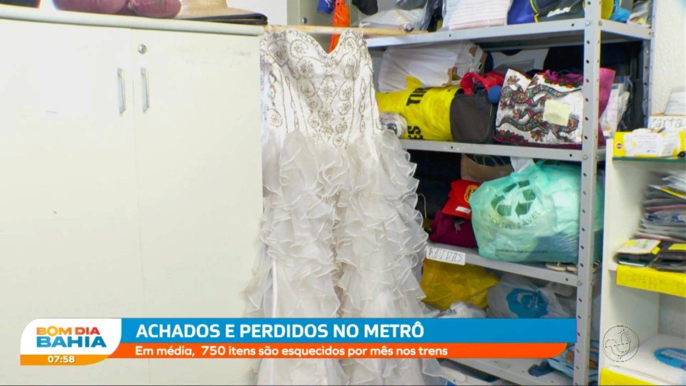 De dentadura a vestido de noiva, cerca de 750 objetos são esquecidos por mês no metrô de Salvador