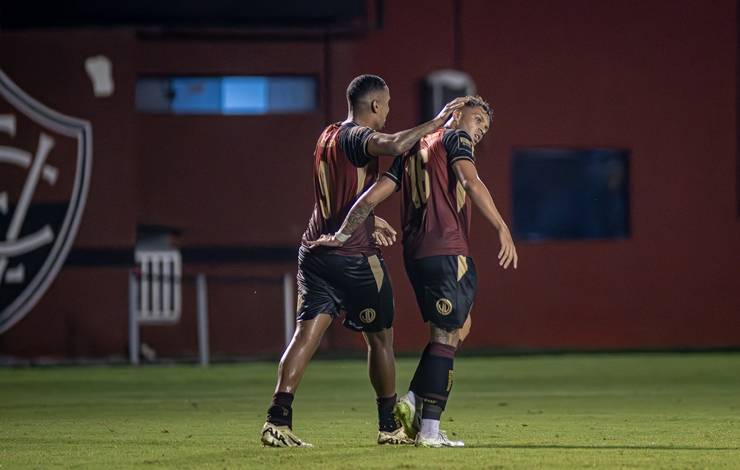 Copa do Nordeste: Vitória busca empate com o Náutico nos acréscimos, mas segue fora do G4