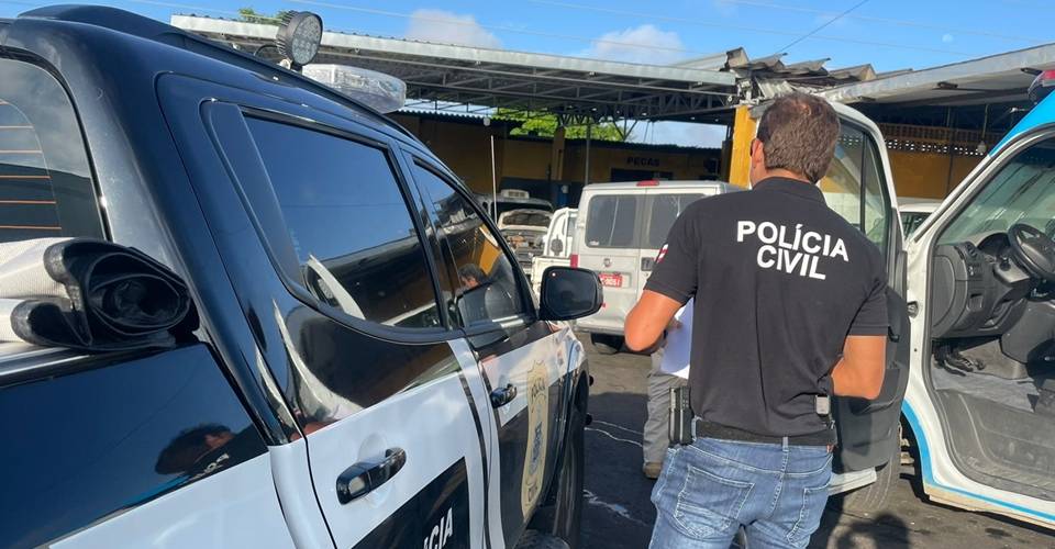 Suspeito é preso transportando uma motocicleta roubada no Terminal Marítimo de São Joaquim, em Salvador