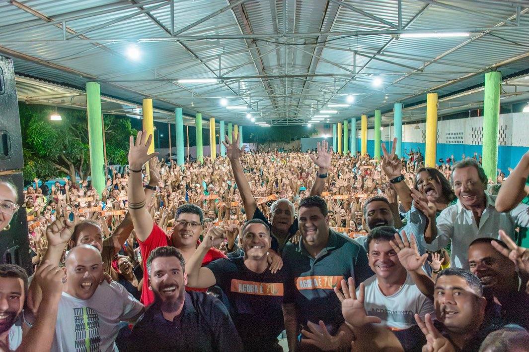 Mais de mil pessoas acompanham lançamento de pré-candidatura governista em Itaberaba