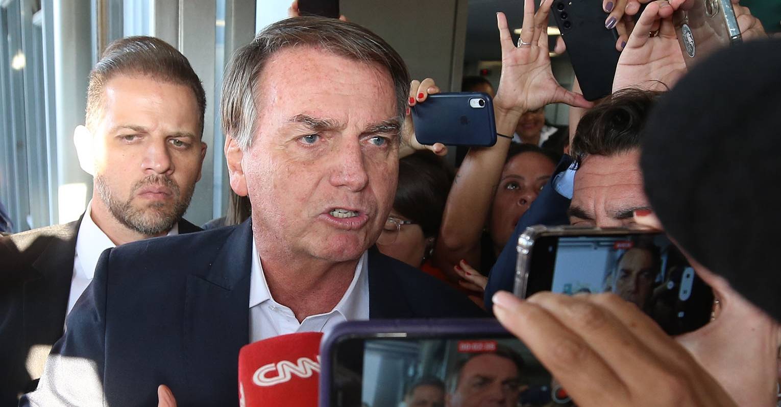 PF diz que falsificação em cartão de vacinação de Bolsonaro pode ter relação com tentativa de golpe