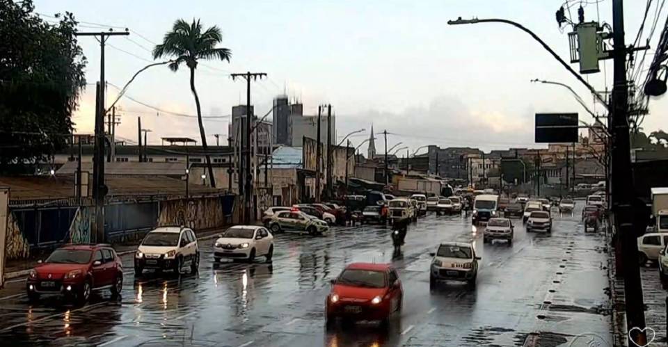 Dia começa chuvoso em Salvador; veja previsão para esta segunda-feira (25)