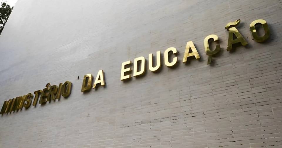 Estudantes começam a receber primeira parcela do Programa Pé-de-Meia; saiba mais