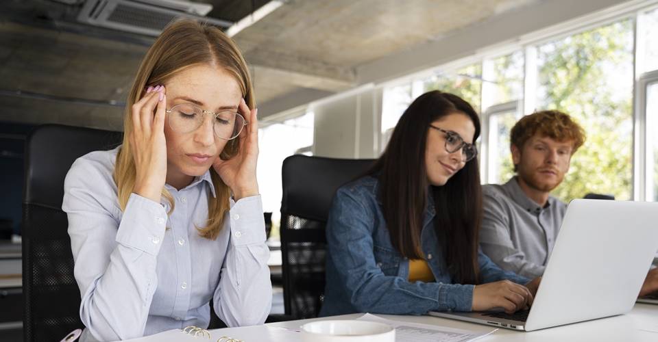 Desigualdade nas empresas: mulheres recebem 19,4% a menos que os homens