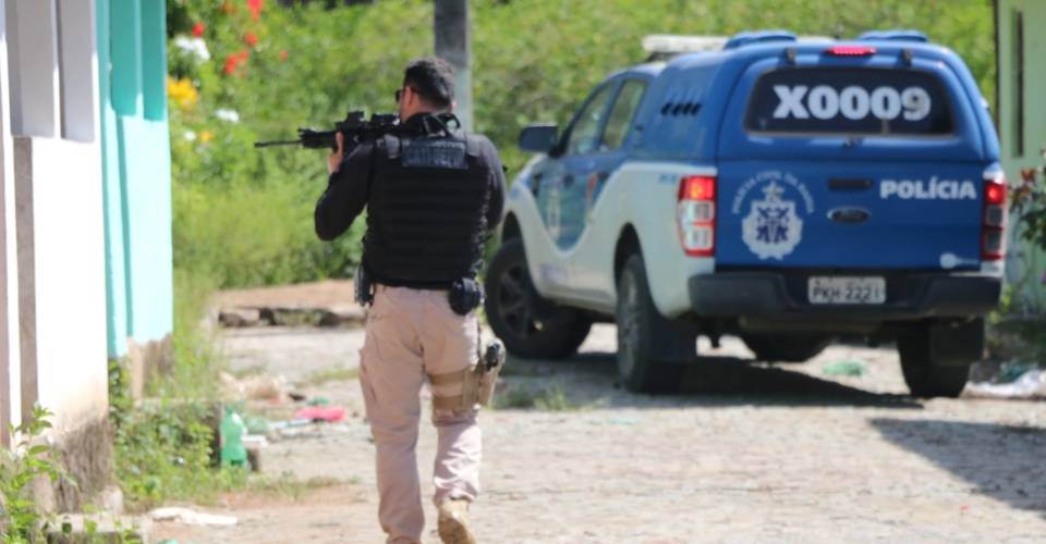 Operação policial combate facção que expulsou moradores em Maragogipe