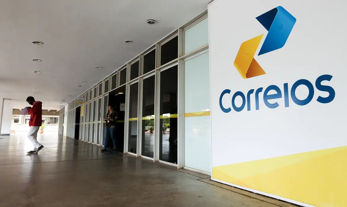 Correios anunciam concurso para cargos de nível médio e superior; confira detalhes