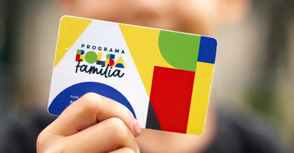 Caixa paga Bolsa Família a beneficiários com NIS de final 4; confira calendário