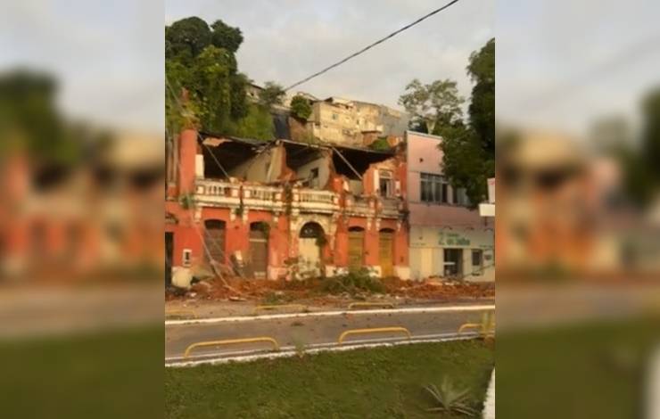 Vídeo mostra momento exato de desabamento de casarão em Ilhéus, no sul da Bahia